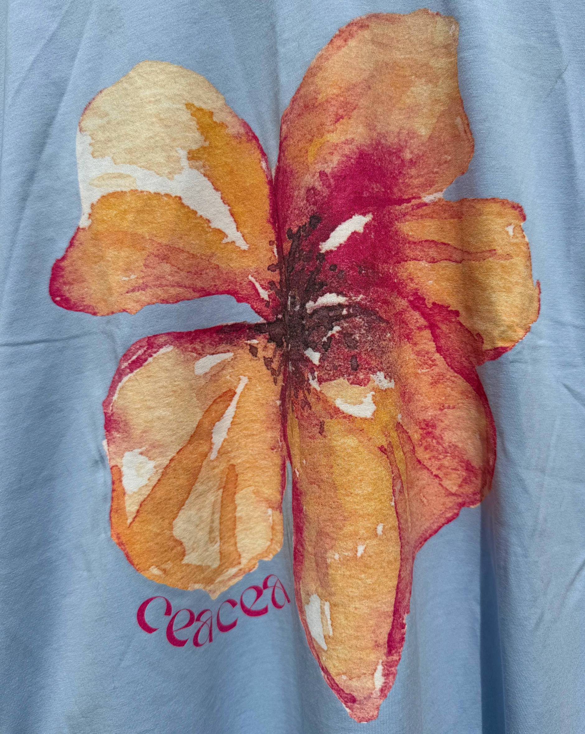 Hibiscus Tee – Powder Blue