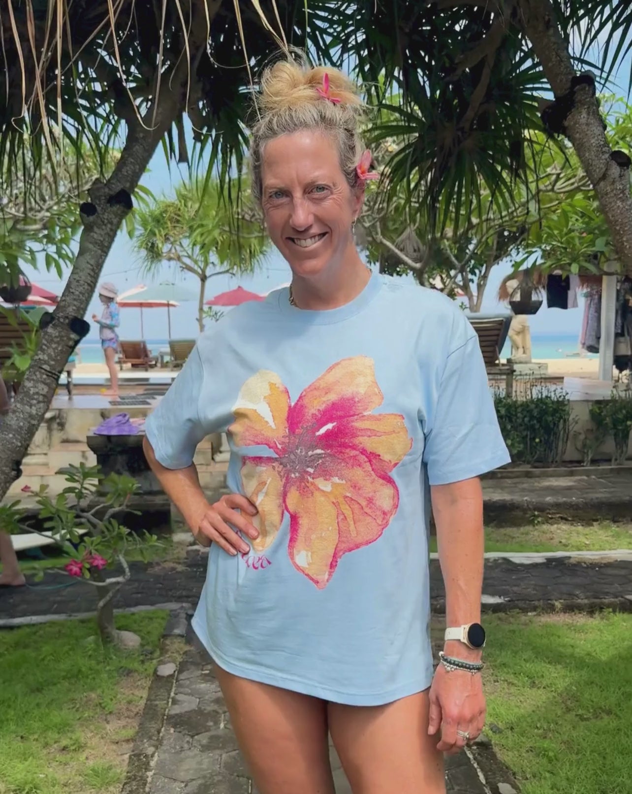 Hibiscus Tee – Powder Blue