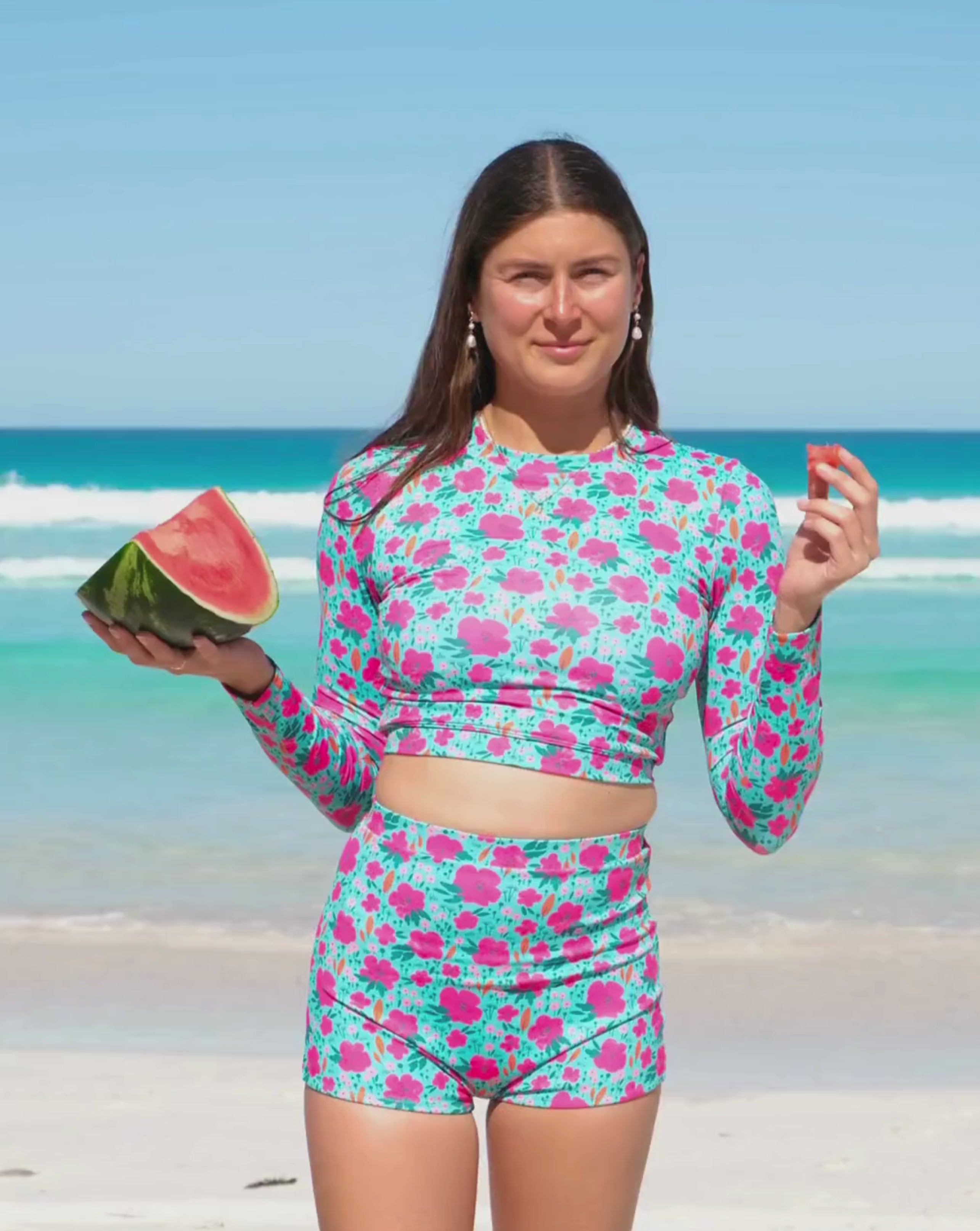 Isla Crop – Vacay Vibes