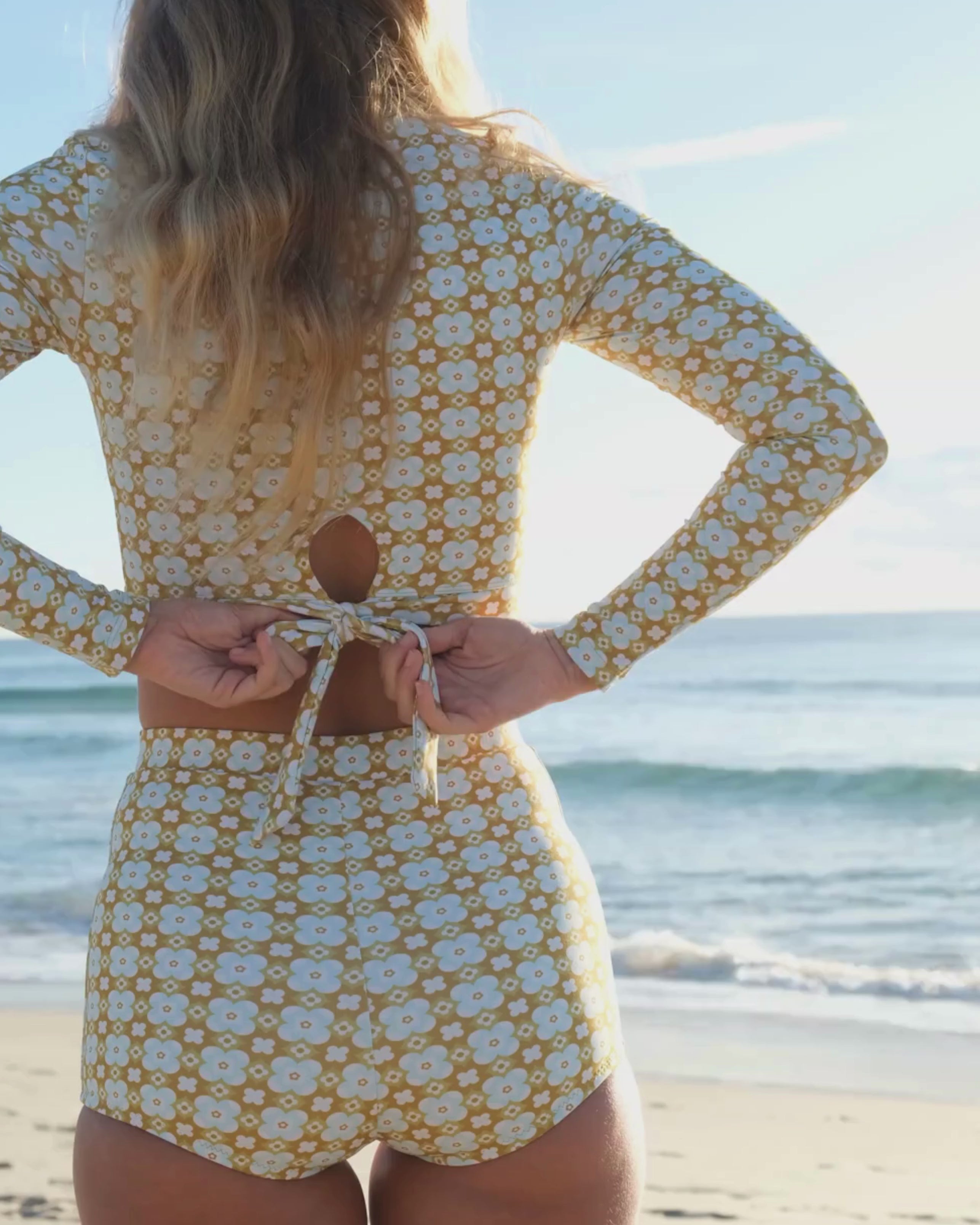 Isla Crop – Beach Blossom